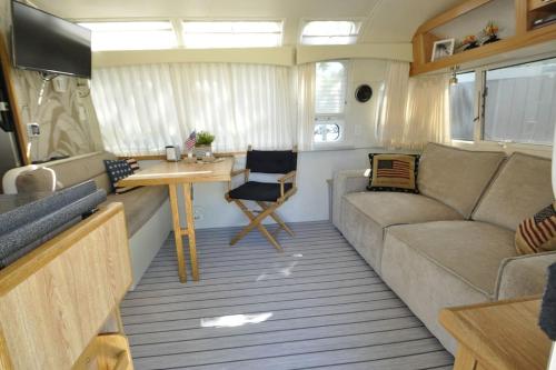 Airstream Retro USA caravan