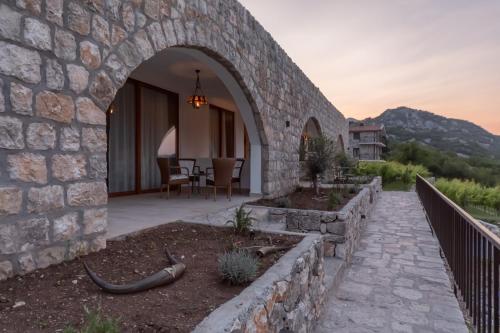 Фасада на хотела, Apartments and Winery Djukovic in Gluhi Do