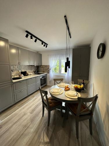 CIV Central Apartment