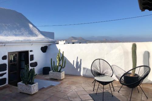 Fasiliti, Casa Lupe. Art-inspired courtyard house in Teguise in Teguise