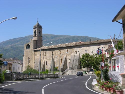 Tuvākā izklaides vieta, Le Scalette in Castel di Ieri