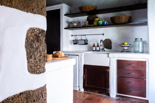 Casa Lupe. Art-inspired courtyard house in Teguise in Teguise