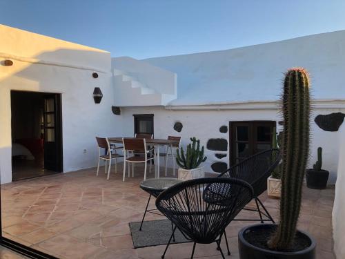Fasiliti, Casa Lupe. Art-inspired courtyard house in Teguise in Teguise