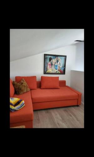 Bright Artsy 2be/2ba home + lake nearby, sleeps 6 & pets ok! in Cottonwood Shores, USA