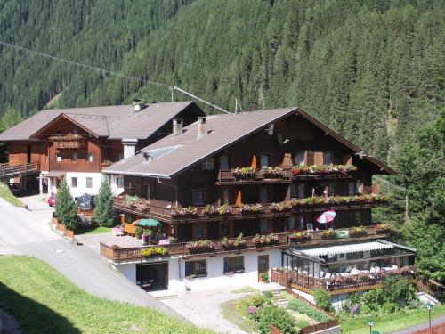  Berggasthaus Trojen, Pension in St. Jakob in Defereggen