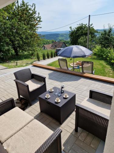 สวน, Várta-Lak Panoráma Présház Vendégház (Varta-Lak Panorama Preshaz Vendeghaz) in ยาสด์