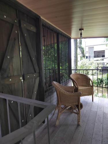 Salamandra Costa Rica in Suburbs