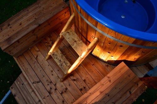 Atvērtā tipa vanna, Ohukotsu Glamping in Nommealuse