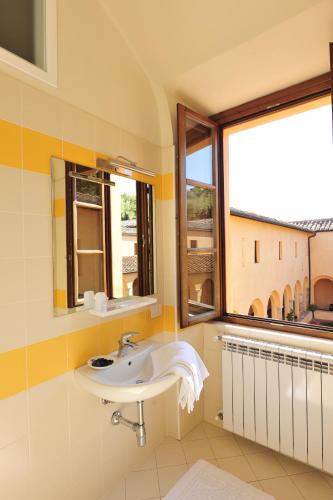 Ванна кімната, Chiostro Delle Monache Hostel Volterra in Вольтерра