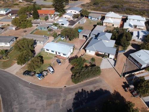 Buitenkant, dhu drop inn in Cervantes