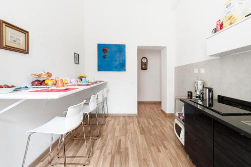 Rome Center Rooms - image 4