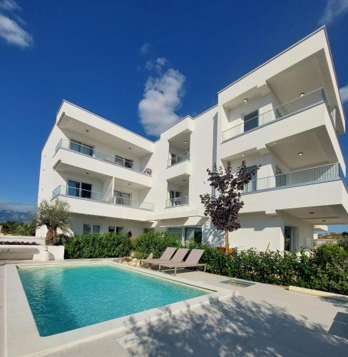VILLA CALA, Hotel Rooms&Apartments