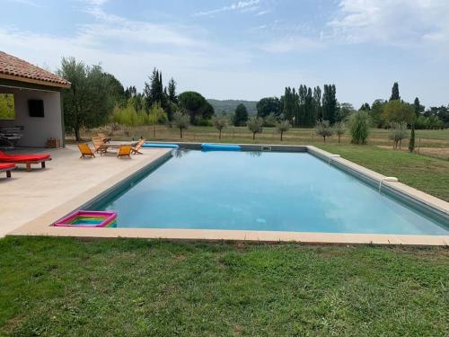 Contemporary house 5mn away from Aix in the countryside