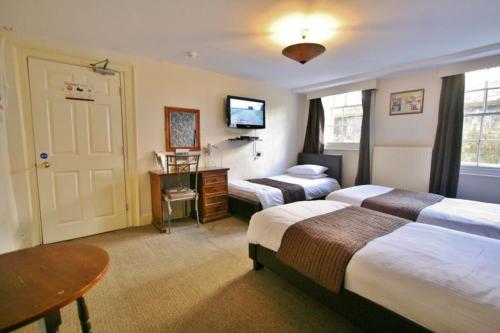 Central Hotel Cheltenham by Roomsbooked