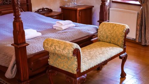 Double or Twin Room image 7