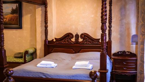 Double or Twin Room image 6