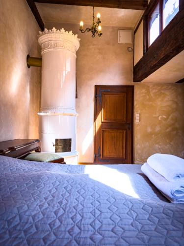 Deluxe Double Room with Bath image 7