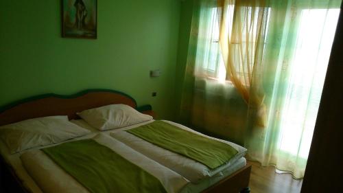 1 double bed