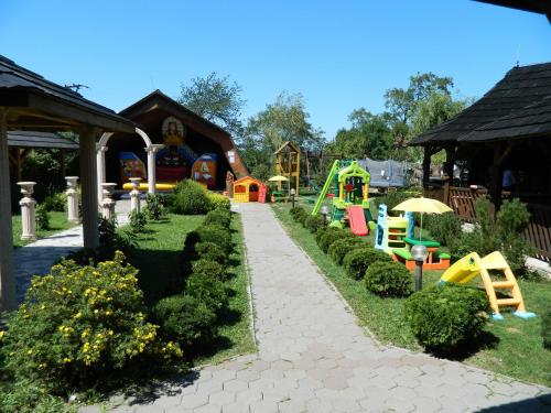 Laste mänguväljak, Penzion Rekrea in Levice