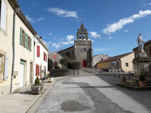 gite au village in Mourvilles-Hautes