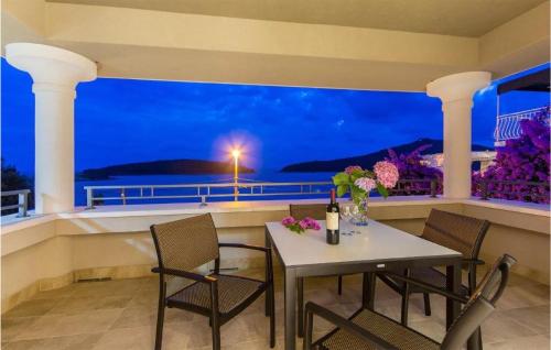 外部景觀, Stunning Apartment In Molunat With Wifi in 莫隆拿特