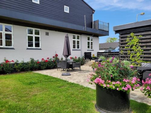 Hals Hotel - image 12