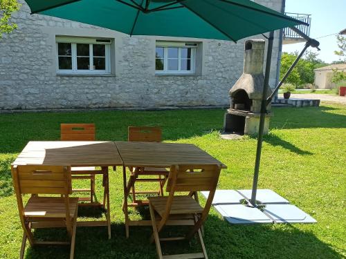 花園, Naturaleza-Gîte les Cèdres (Naturaleza-Gite les Cedres) in 圖爾農達熱奈