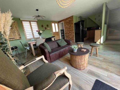 Gite Le Long de l'eau in Longpre-Les-Corps-Saints