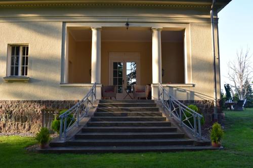 Viesnīcas āriene, Gutshaus Gevezin in Molln (Mecklenburg-Vorpommern)