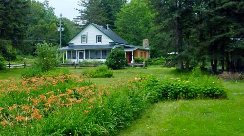 La Sacacomie - Cottage by the River