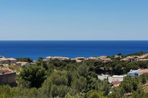 Maison chaleureuse, vue mer avec belle terrasse, - Location saisonnière - Sausset-les-Pins