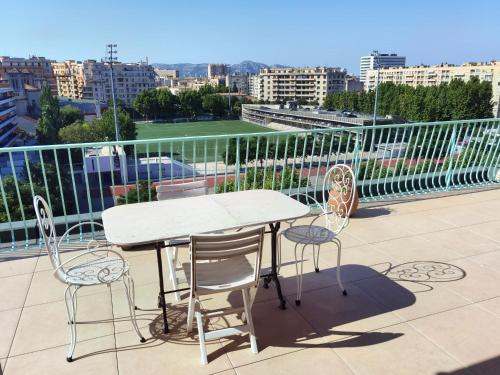 Grand T2 avec sa Terrasse de 40m2 au Dernier étage proche Centre-Ville - Location saisonnière - Marseille