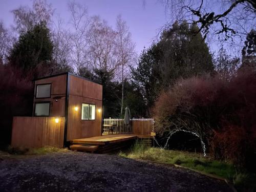 Tiny House in the Bush - a minute from town centre photo 1