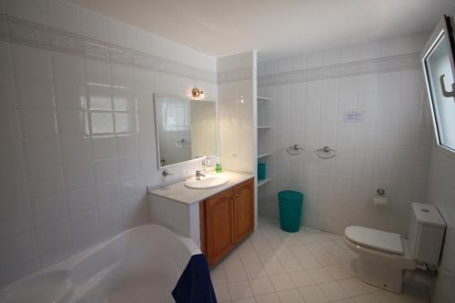 Sesam - sea view villa with private pool in Moraira - image 4