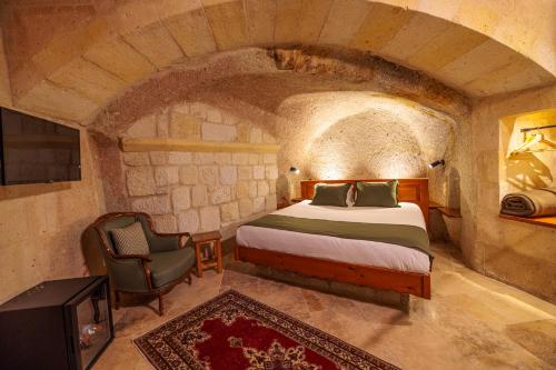 Canyon Cave Hotel