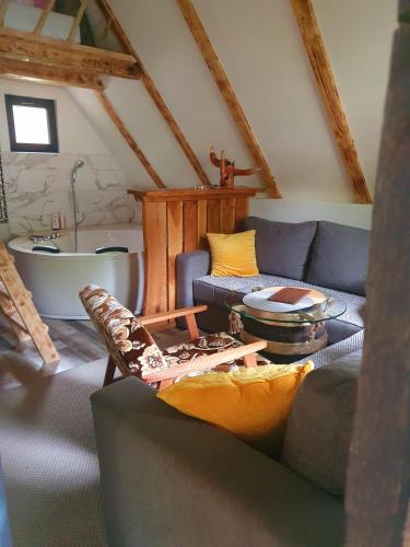 비테즈 Etno selo BISTROVO 4성급 싱글룸 스위트룸