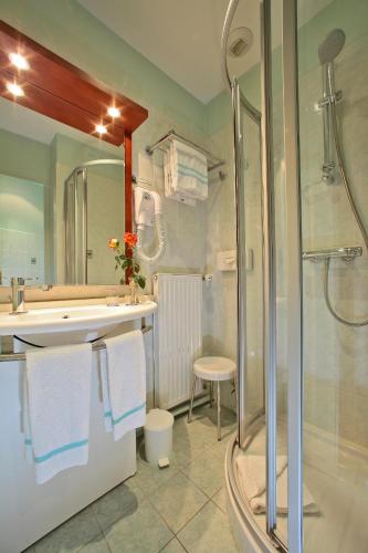 The Originals City - Hôtel Le Saint-Martial, Limoges Centre - Hotel - Limoges