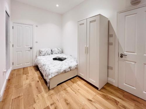 N15 3PL Studio Flat Apartment