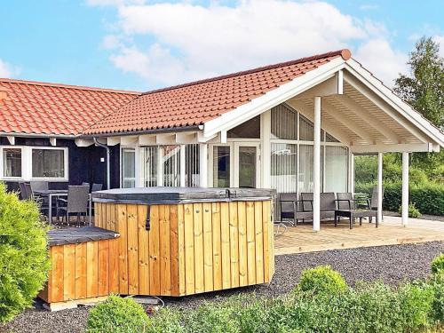  6 person holiday home in Væggerløse-By Traum in Bøtø By