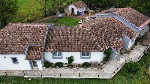 Charmante Dépendance gîte à louer Monteils