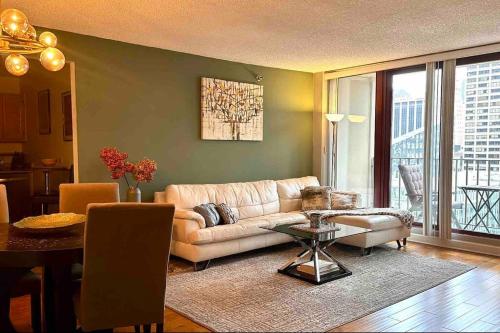 Premium Downtown Location! Riverwalk & Magnificent Mile in Chicago, USA