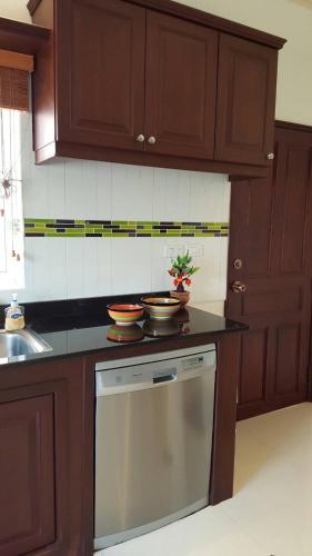 Sand Sea U Pool Villa Homestay in Nong Pla Lai