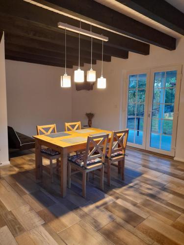 Istaba viesiem, Casa Davina in Saska Montana