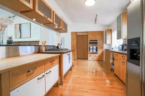 Zen & Spacious Mercer Island Home & Guest Suite