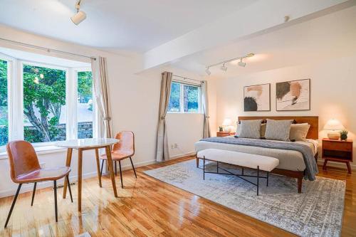 Zen & Spacious Mercer Island Home & Guest Suite
