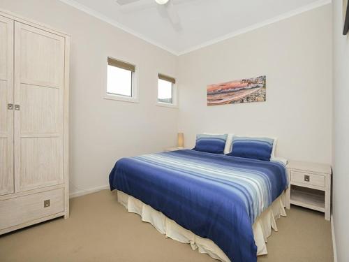 16 Chapman Rd - BYO Linen - Pets Negotiable - Wi-Fi