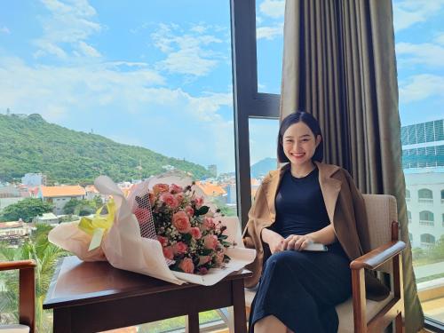 Phòng Deluxe Nhìn Ra Hồ Nước & Núi (Deluxe Room with Lake & Mountain View)