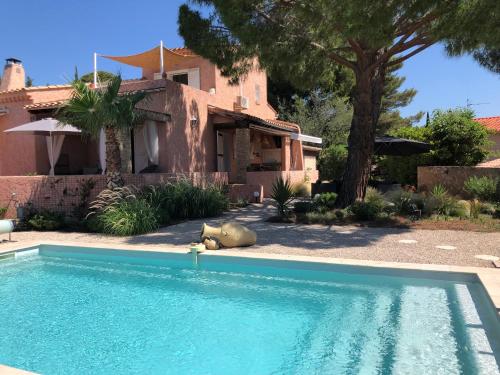 Villa les 3 lumières 8-10 personnes, Clim, piscine à proximité des plages - Accommodation - La Ciotat