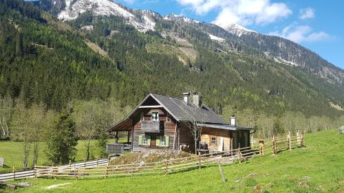 Chalet with Shower