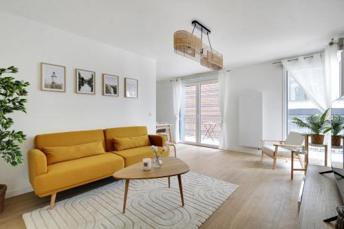 Pick A Flat's Apartment in Quai de Clichy - Rue Camille Claudel